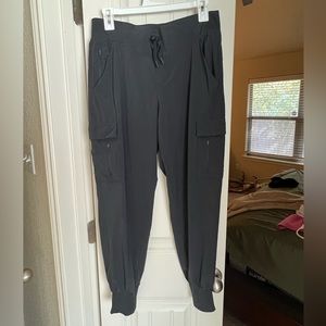 Women's Stretch Woven Tapered Cargo Pants. All in Motion. -Black